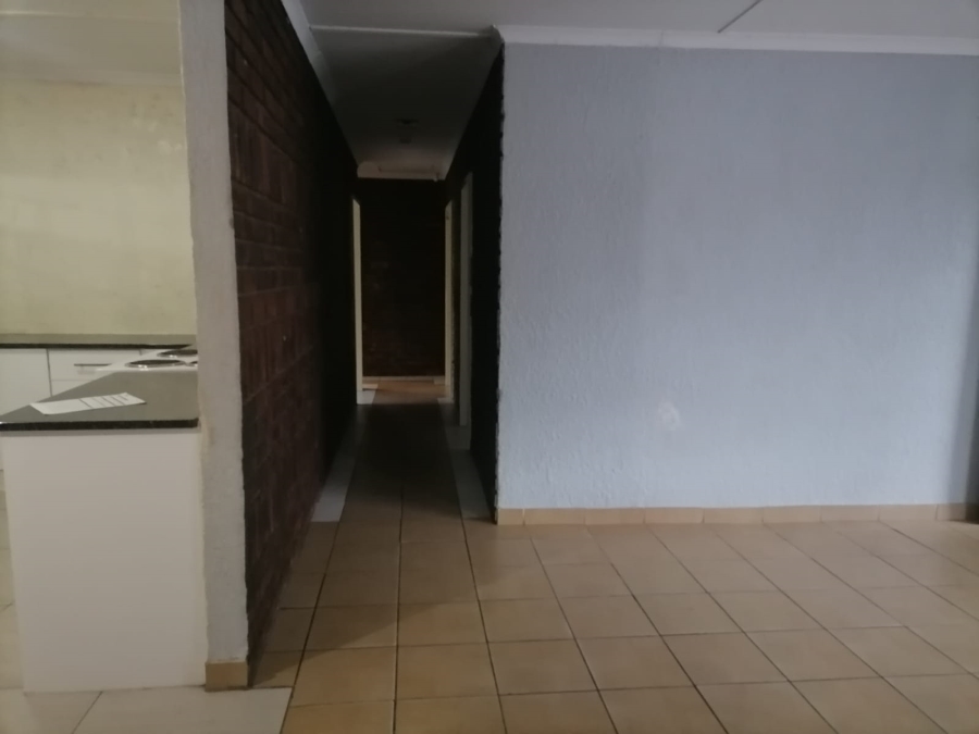 4 Bedroom Property for Sale in Geelhoutpark North West